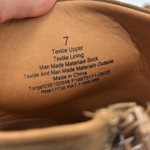 Universal Thread Brown Faux Suede Stack Heel Ankle Boots Size 7 New with tags! - Picture 6 of 9
